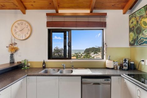 Photo of property in 122 Tuna Place, Onemana, Whangamata, 3691
