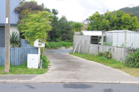 Photo of property in 104 Whitby Place, Whangamata, 3620
