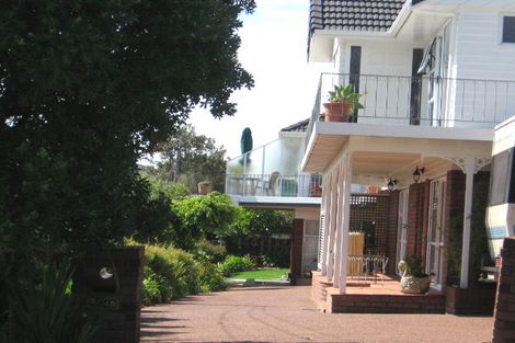 Photo of property in 2/45 Rothesay Bay Road, Rothesay Bay, Auckland, 0630