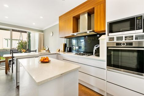 Photo of property in 7n Clearwater Cove, West Harbour, Auckland, 0618