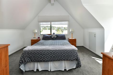 Photo of property in 1/126 Brian Crescent, Stanmore Bay, Whangaparaoa, 0932