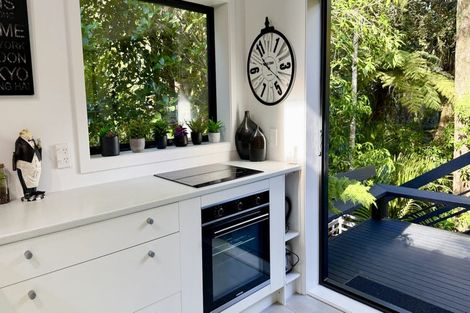 Photo of property in 1/9a Wyvern Place, Glenfield, Auckland, 0629
