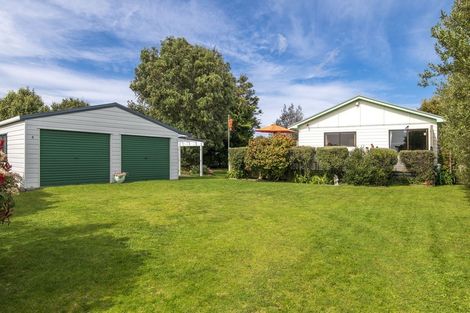 Photo of property in 2 Sand Dune Grove, Waikawa Beach, Levin, 5573