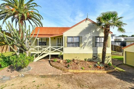 Photo of property in 28 Mcquarrie Avenue, Wattle Downs, Auckland, 2103