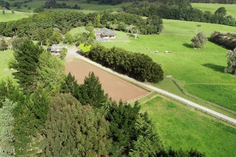 Photo of property in 94 Farmpark Road, Waiuku, 2681