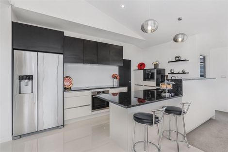 Photo of property in 7 Pacific Parade, Army Bay, Whangaparaoa, 0930