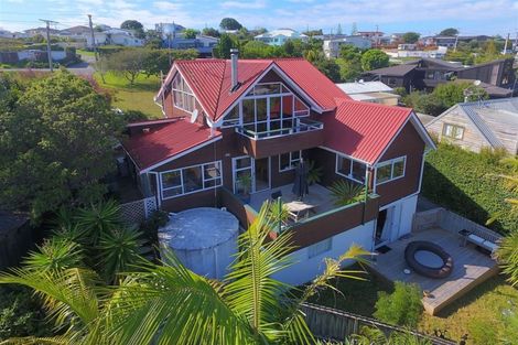 Photo of property in 20 Tindalls Bay Road, Tindalls Beach, Whangaparaoa, 0930