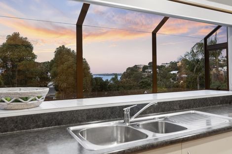 Photo of property in 7b Elgin Place, Red Beach, 0932