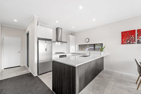 Photo of property in 12 Kuparu Lane, Red Beach, 0932