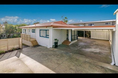 Photo of property in 2/10 Firth Road, Torbay, Auckland, 0630