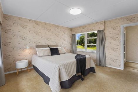 Photo of property in 21 Hall Grove, Ebdentown, Upper Hutt, 5018