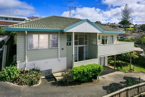 Photo of property in 2/80 Bentley Avenue, Glenfield, Auckland, 0629