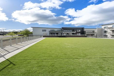 Photo of property in 2/132 Stancombe Road, Flat Bush, Auckland, 2016