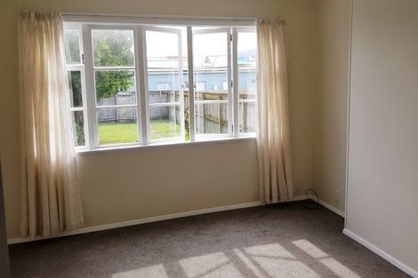 Photo of property in 5 Cressy Street, Waterloo, Lower Hutt, 5011