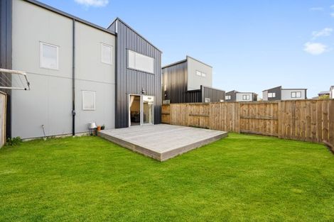 Photo of property in 3 Selkirk Lane, Hamilton Lake, Hamilton, 3204