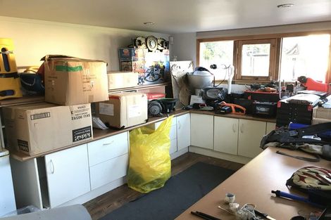 Photo of property in 28 Coles Crescent, Papakura, 2110