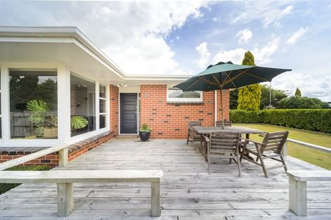 Photo of property in 16 Kapiti Place, Awapuni, Palmerston North, 4412