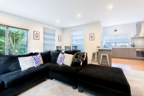 Photo of property in 144g Glengarry Road, Glen Eden, Auckland, 0602