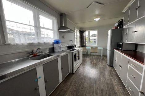 Photo of property in 49 Andrew Avenue, Roslyn, Palmerston North, 4414