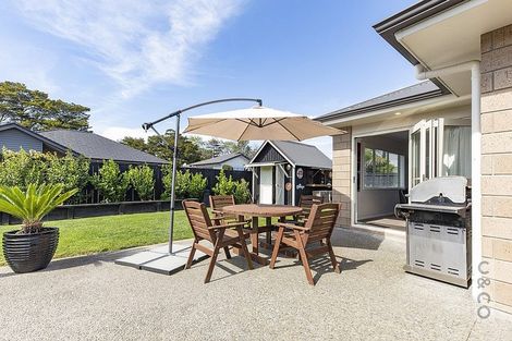 Photo of property in 8 Larmer Drive, Kumeu, 0810