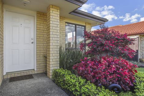 Photo of property in 16 Stellata Court, Randwick Park, Auckland, 2105