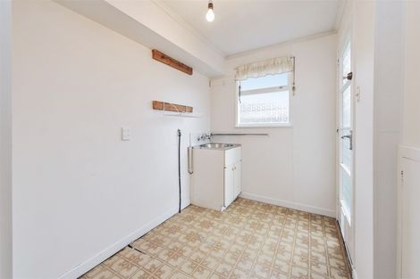 Photo of property in 2/47 Strowan Road, Strowan, Christchurch, 8052