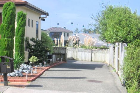 Photo of property in 9a Bundoran Way, Pinehill, Auckland, 0632