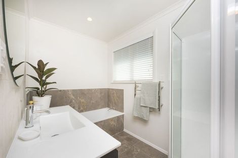 Photo of property in 23 Saint Albans Avenue, Hokowhitu, Palmerston North, 4410
