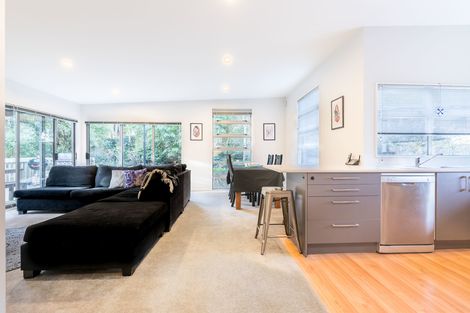 Photo of property in 144g Glengarry Road, Glen Eden, Auckland, 0602