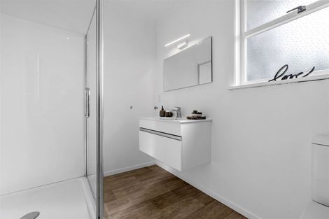 Photo of property in 28 Woodford Avenue, Brookfield, Tauranga, 3110