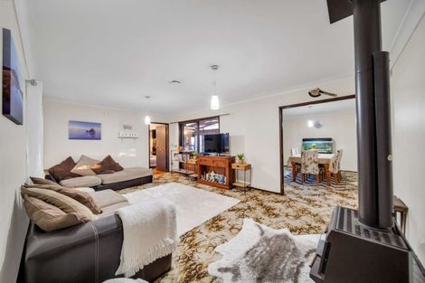 Photo of property in 4 Beaumaris Way, Conifer Grove, Takanini, 2112