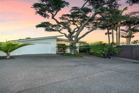 Photo of property in 24 Motuora Road, Manly, Whangaparaoa, 0930