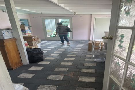 Photo of property in 14 Malters Place, Browns Bay, Auckland, 0630