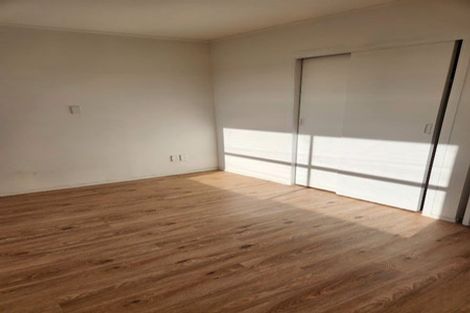 Photo of property in 1/7 Moore Street, Hillcrest, Auckland, 0627