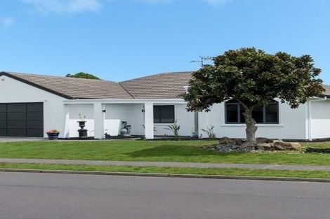 Photo of property in 98 Santa Monica Drive, Papamoa Beach, Papamoa, 3118