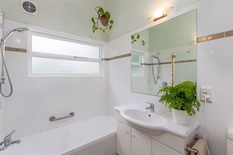 Photo of property in 84c Avonhead Road, Avonhead, Christchurch, 8042