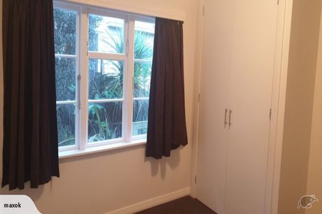 Photo of property in 5 Harland Street, Brooklyn, Wellington, 6021