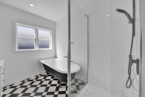 Photo of property in 45 Fitzroy Road, Fitzroy, New Plymouth, 4312