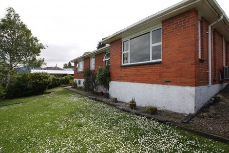 Photo of property in 27 Waldron Crescent, Green Island, Dunedin, 9018