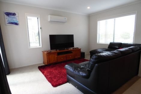Photo of property in 47 Station Street, Hobsonville, Auckland, 0616