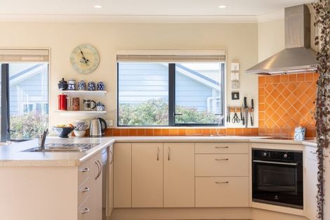 Photo of property in 7 Avion Terrace, Raumati Beach, Paraparaumu, 5032