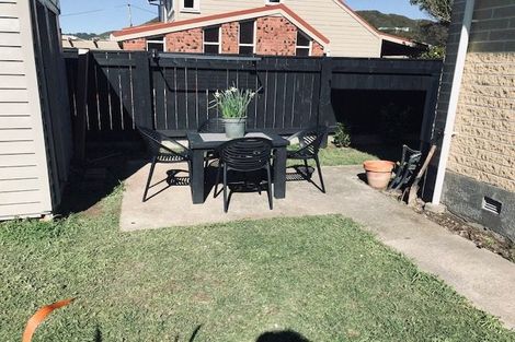 Photo of property in 1/41 Parkvale Road, Karori, Wellington, 6012