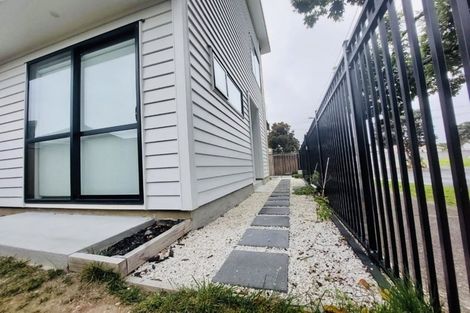 Photo of property in 26a Holland Avenue, Point England, Auckland, 1072