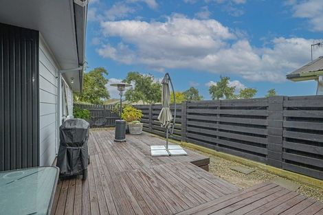 Photo of property in 20 Motuoapa Place, Kelvin Grove, Palmerston North, 4414