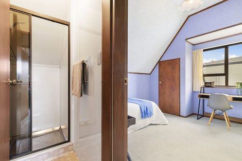 Photo of property in 64 Woodman Drive, Tawa, Wellington, 5028