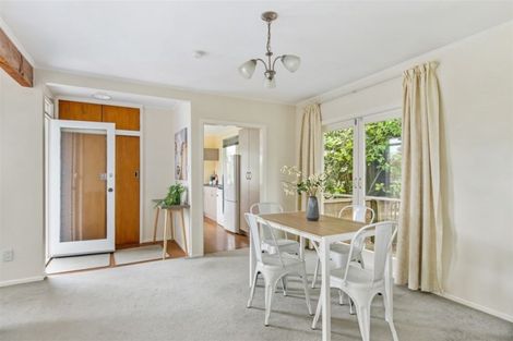 Photo of property in 6 Westleigh Way, Newlands, Wellington, 6037