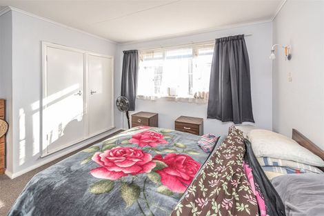 Photo of property in 180 Puriri Street, Castlecliff, Whanganui, 4501