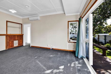 Photo of property in 51 Dixon Avenue, Hawera, 4610