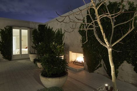 Photo of property in 13 Oxford Terrace, Devonport, Auckland, 0624