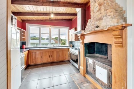 Photo of property in 4 Nelson Street, Helensville, 0800